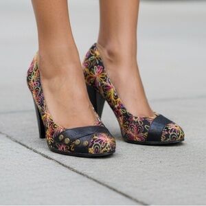 Naughty Monkey Embroidered Women's Heels woman’s 6 (s68)